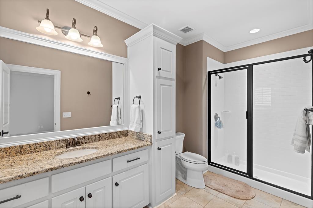 807 Liveoak Trail