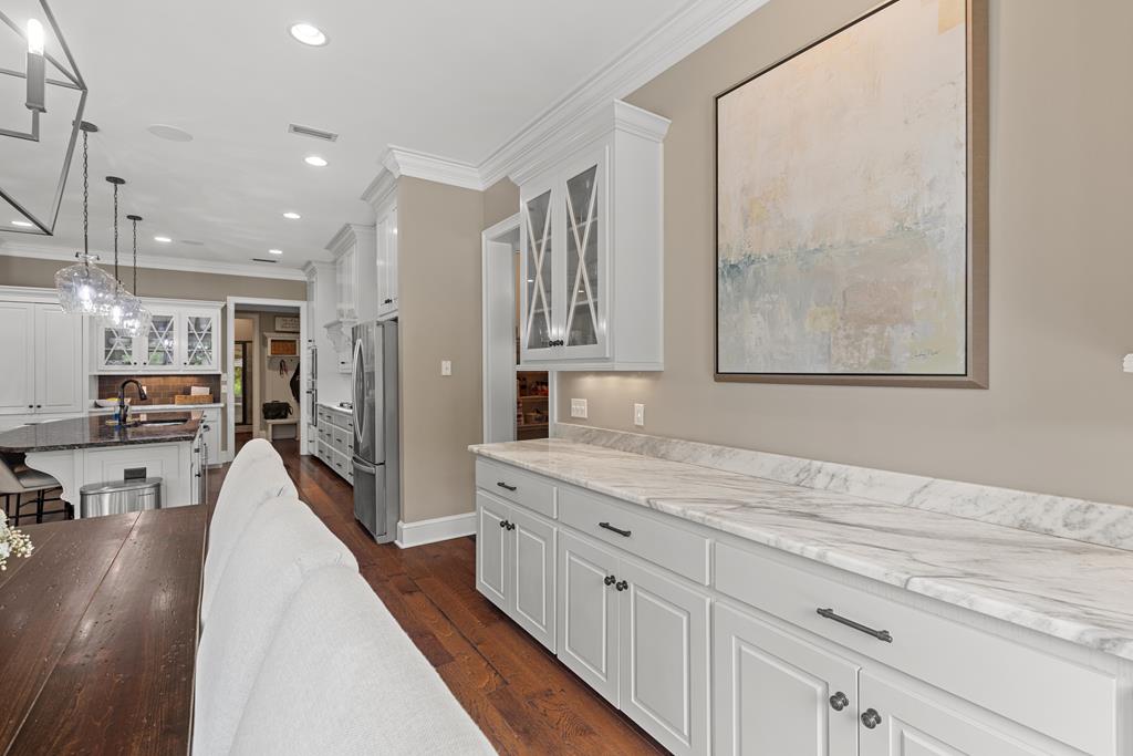807 Liveoak Trail