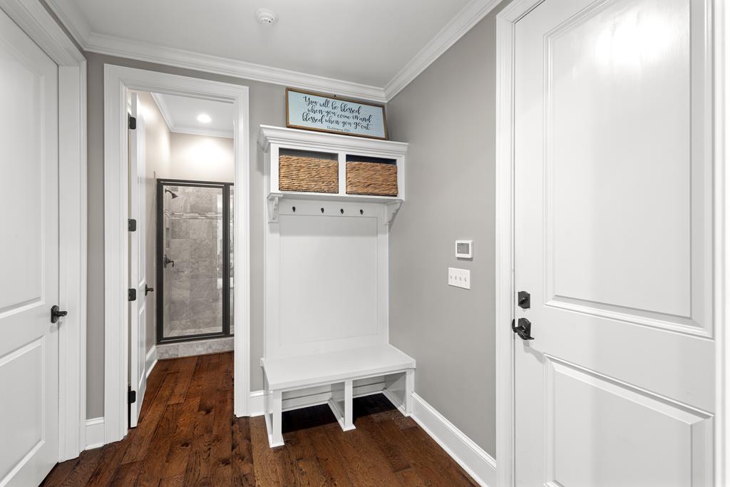 807 Liveoak Trail