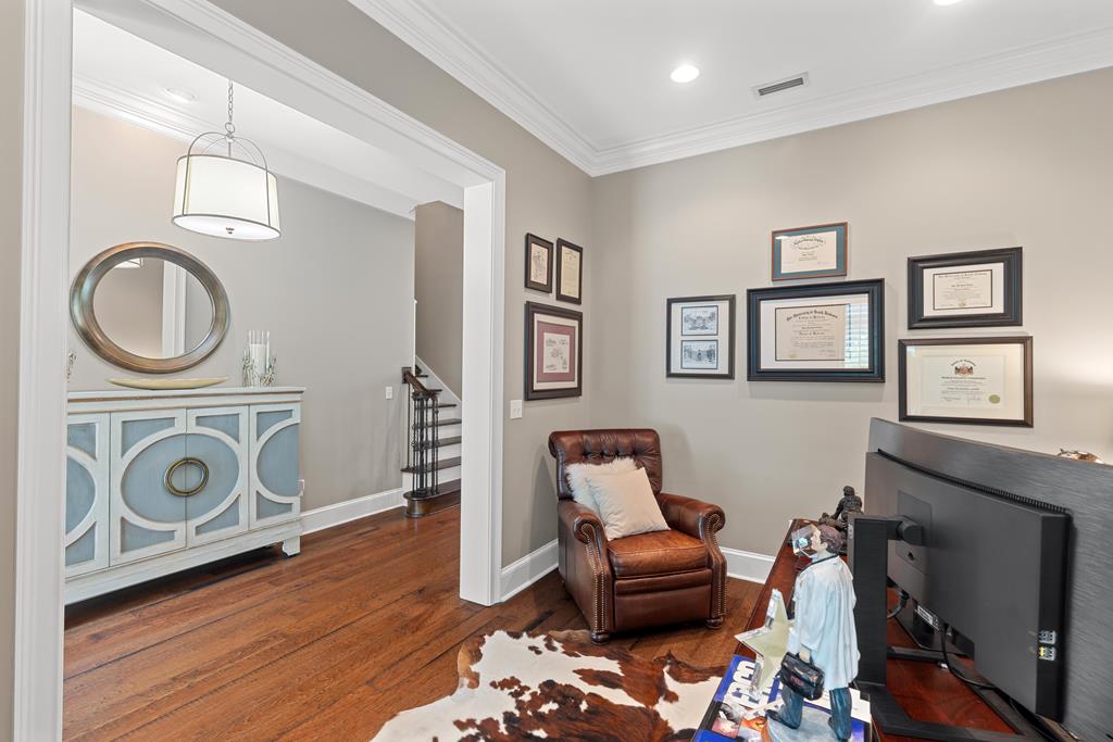 807 Liveoak Trail