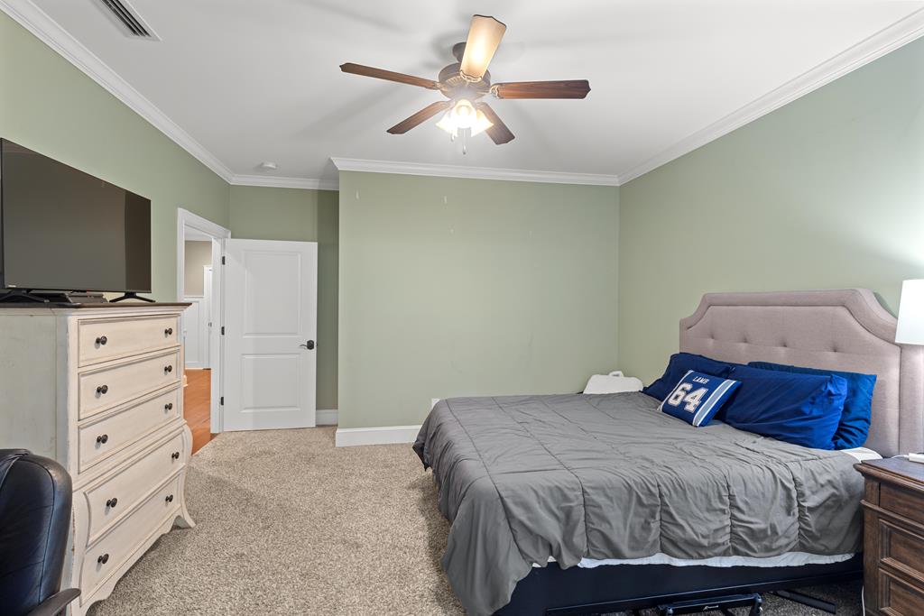 807 Liveoak Trail