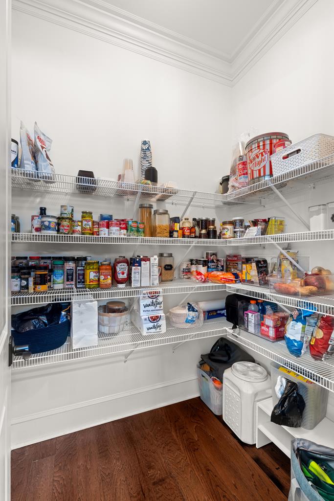 807 Liveoak Trail