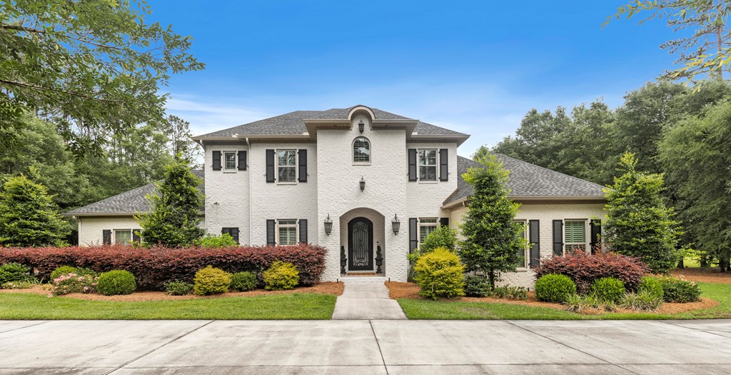 807 Liveoak Trail
