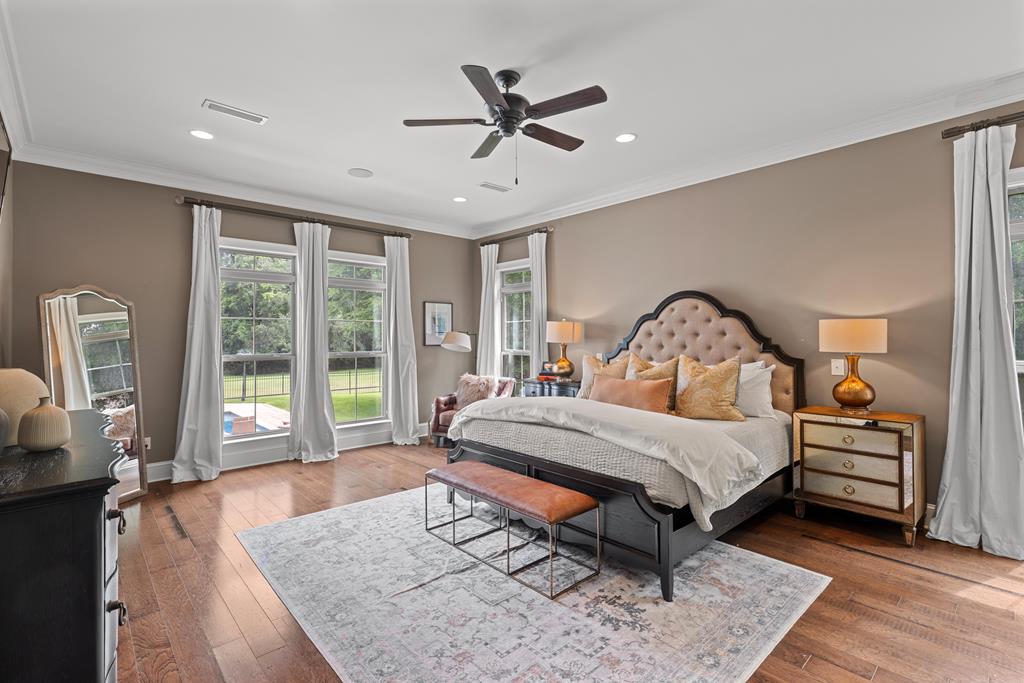 807 Liveoak Trail