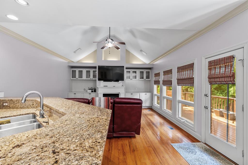 320 Bocage