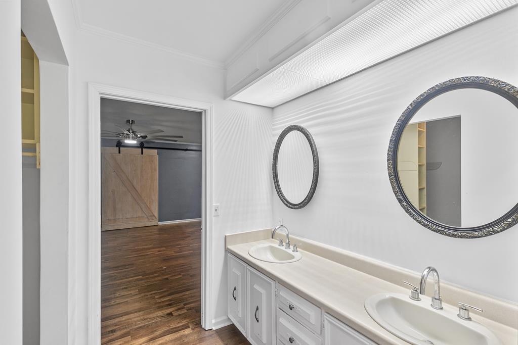 514 S Main