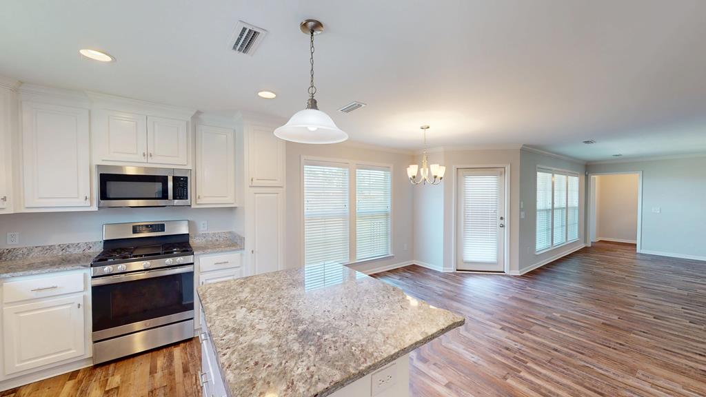 523 Ridgeland