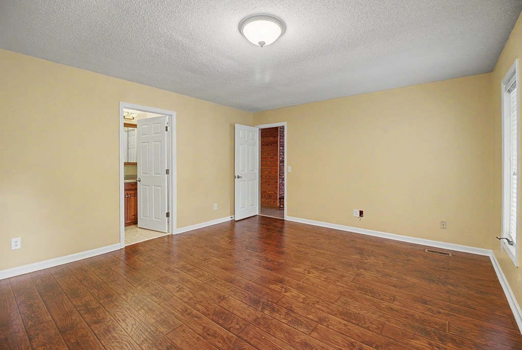 2114 Shadybrook Lane