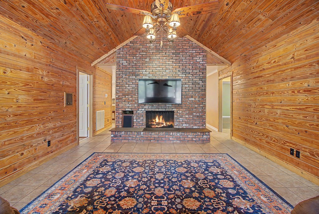2114 Shadybrook Lane