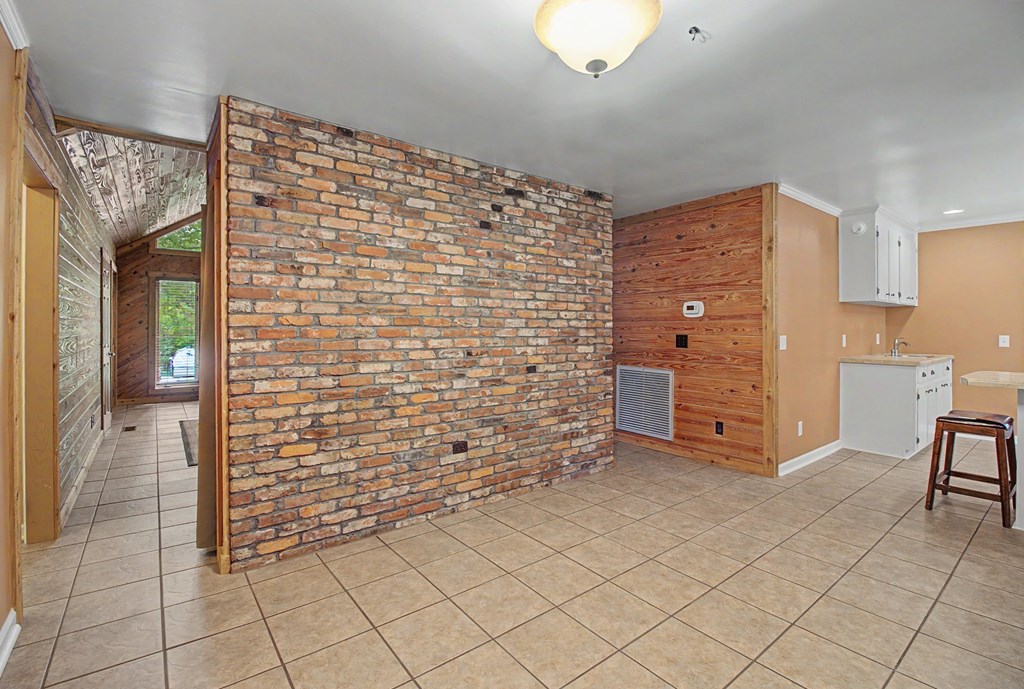 2114 Shadybrook Lane