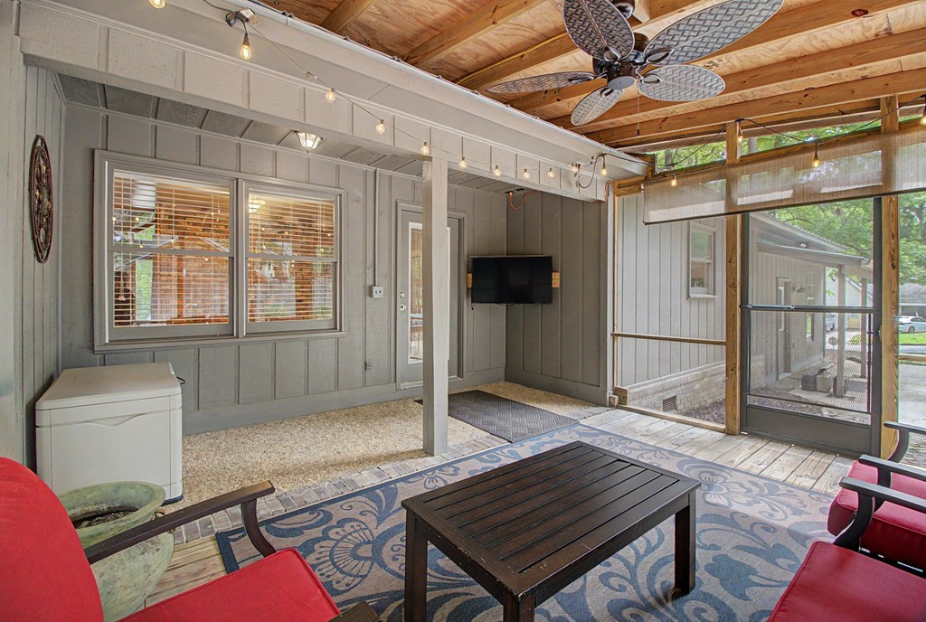 2114 Shadybrook Lane