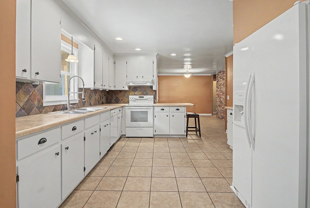2114 Shadybrook Lane