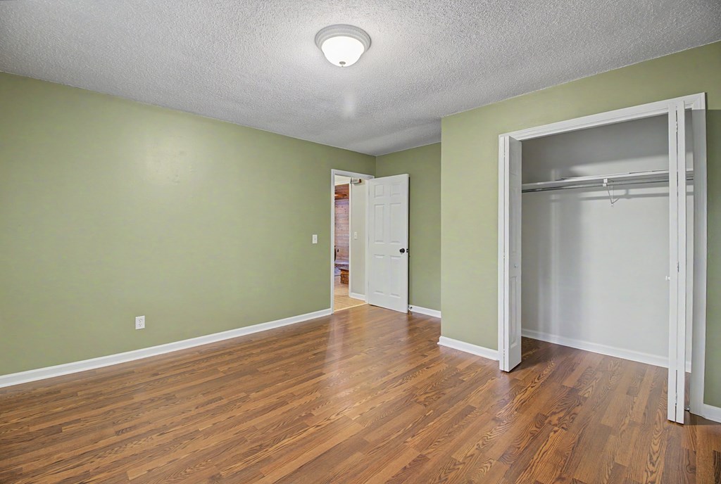 2114 Shadybrook Lane