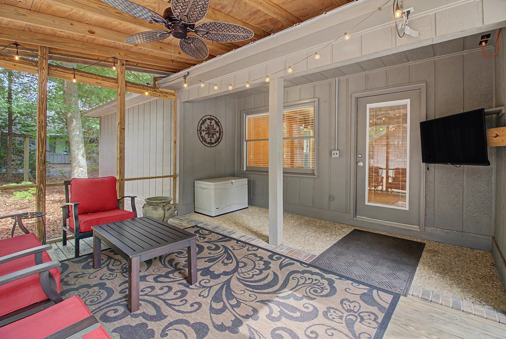 2114 Shadybrook Lane