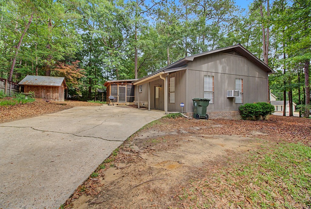 2114 Shadybrook Lane