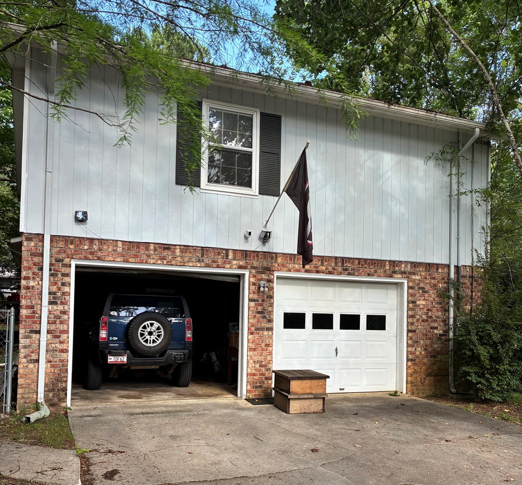 1304 Burbank St.