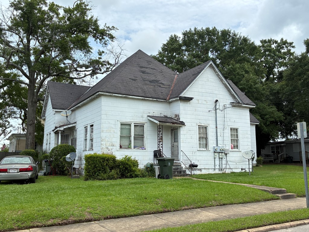 300 N Lena St