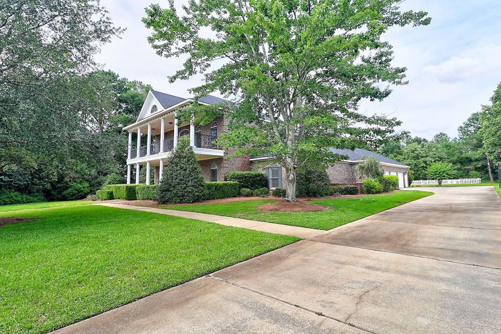 601 Edinburgh Way