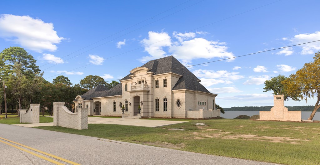 547 St. Francis Rd