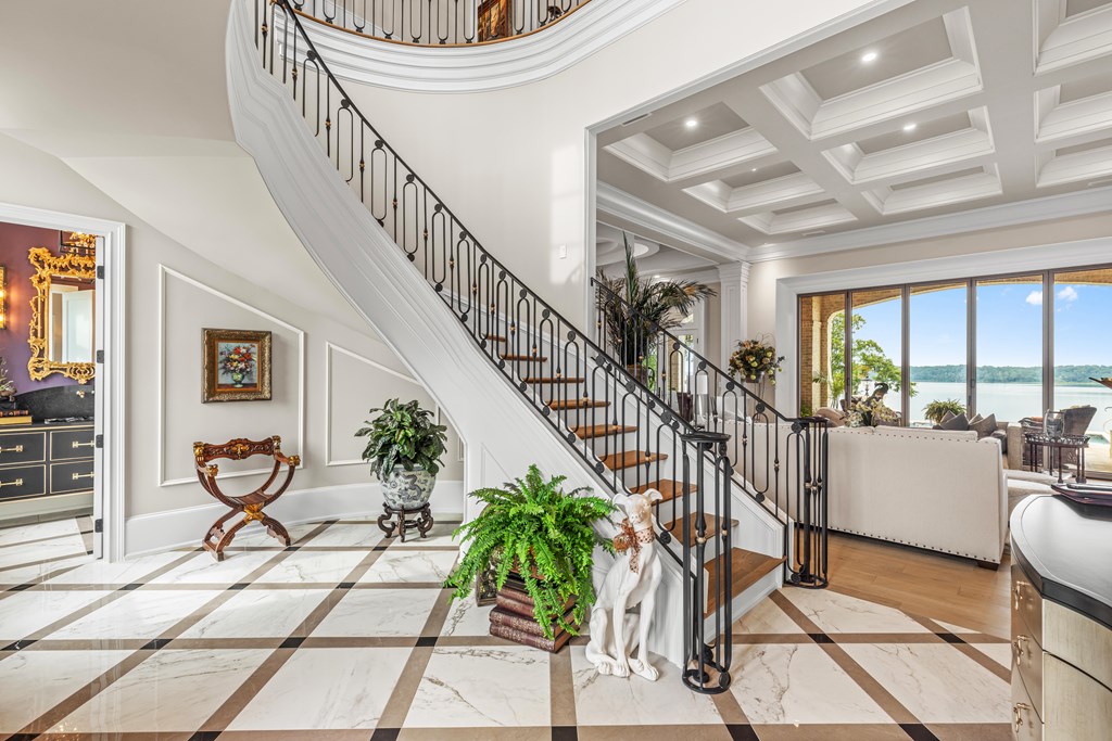 547 St. Francis Rd