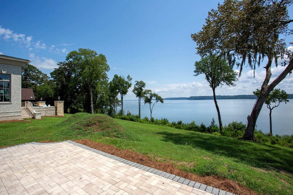547 St. Francis Rd