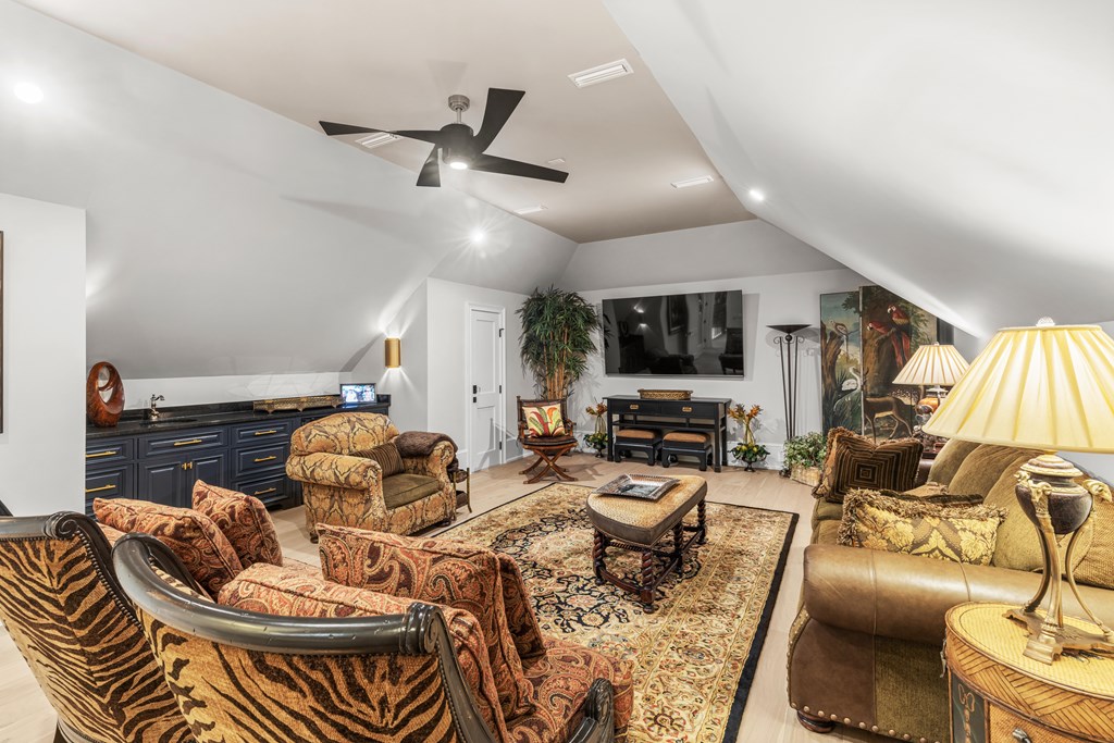 547 St. Francis Rd