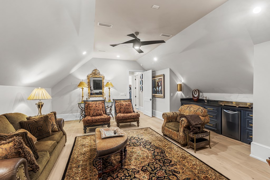 547 St. Francis Rd