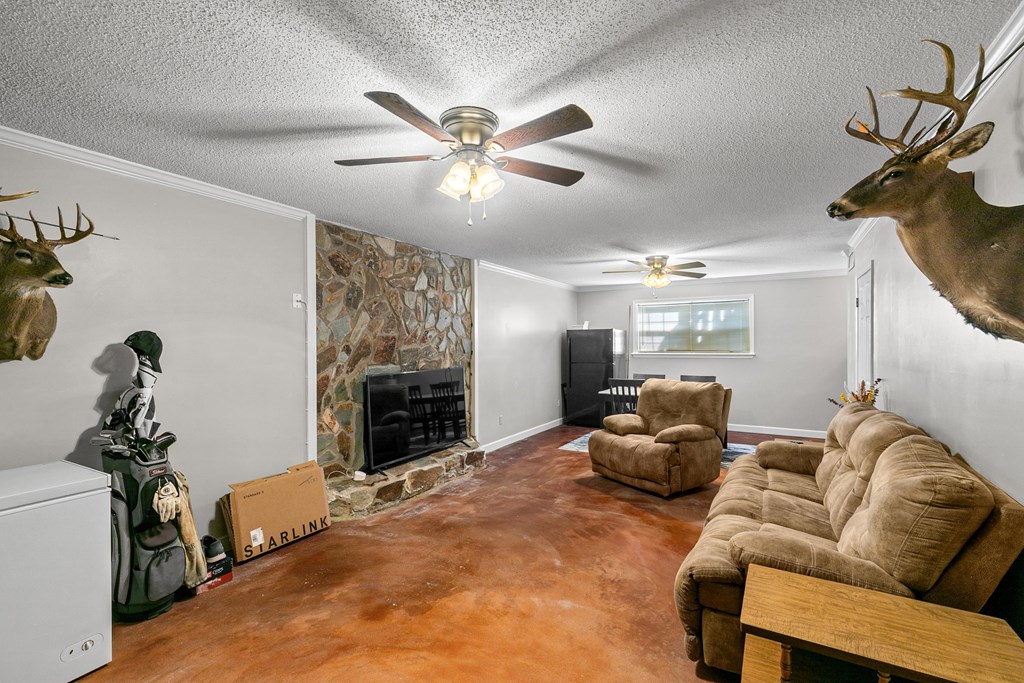 910 Derbyshire Dr.