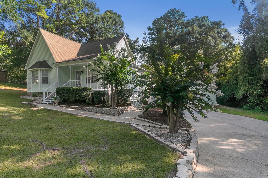 910 Derbyshire Dr.