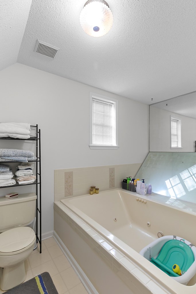910 Derbyshire Dr.