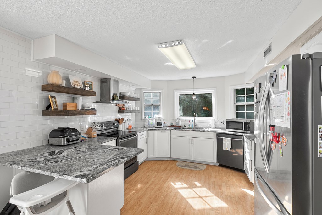 910 Derbyshire Dr.