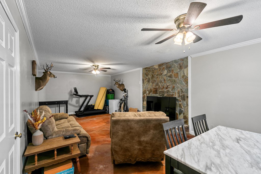 910 Derbyshire Dr.