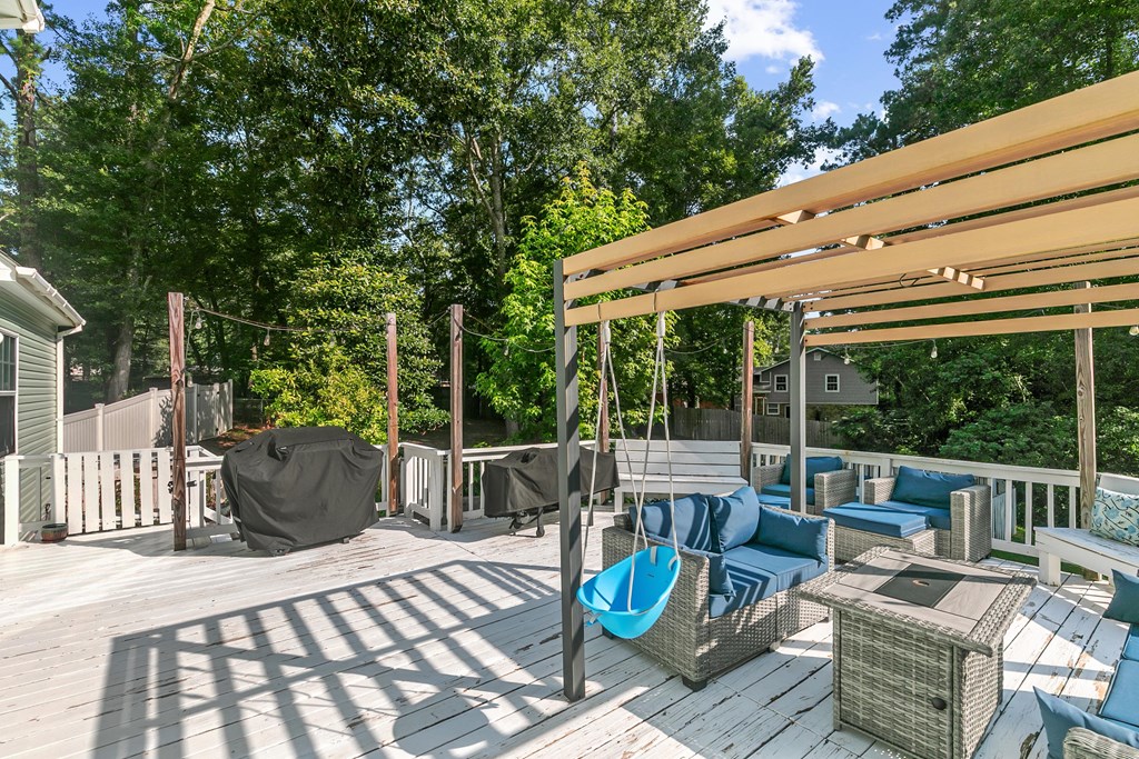 910 Derbyshire Dr.