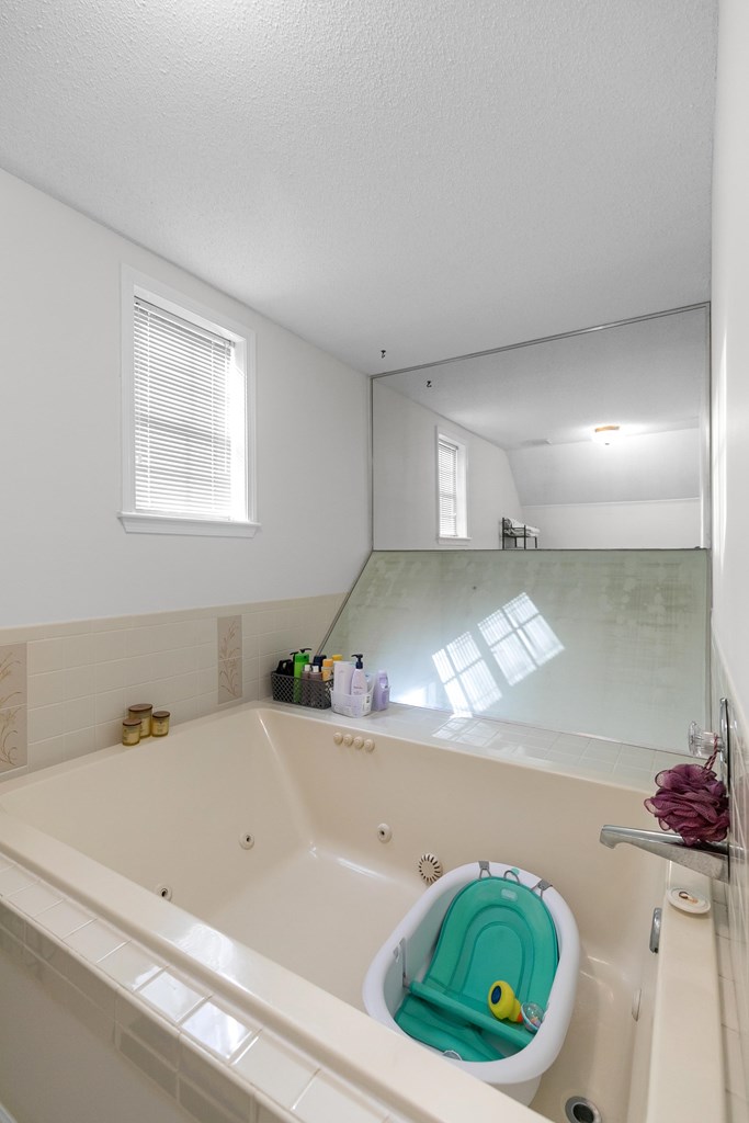 910 Derbyshire Dr.