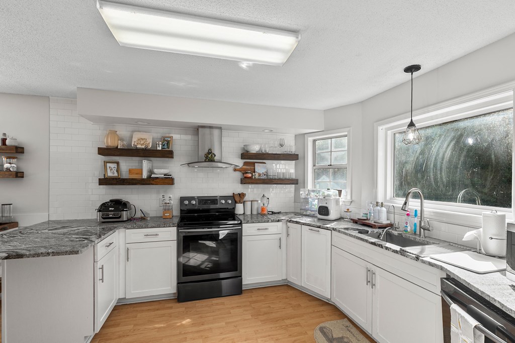 910 Derbyshire Dr.