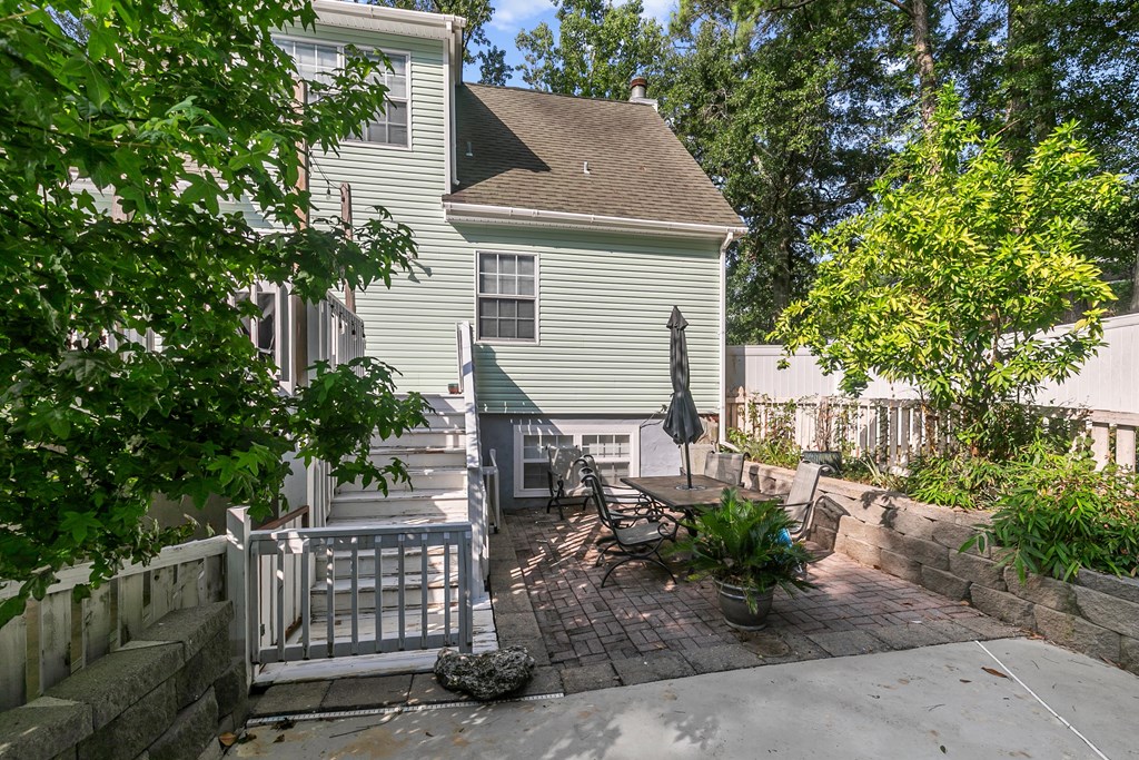 910 Derbyshire Dr.