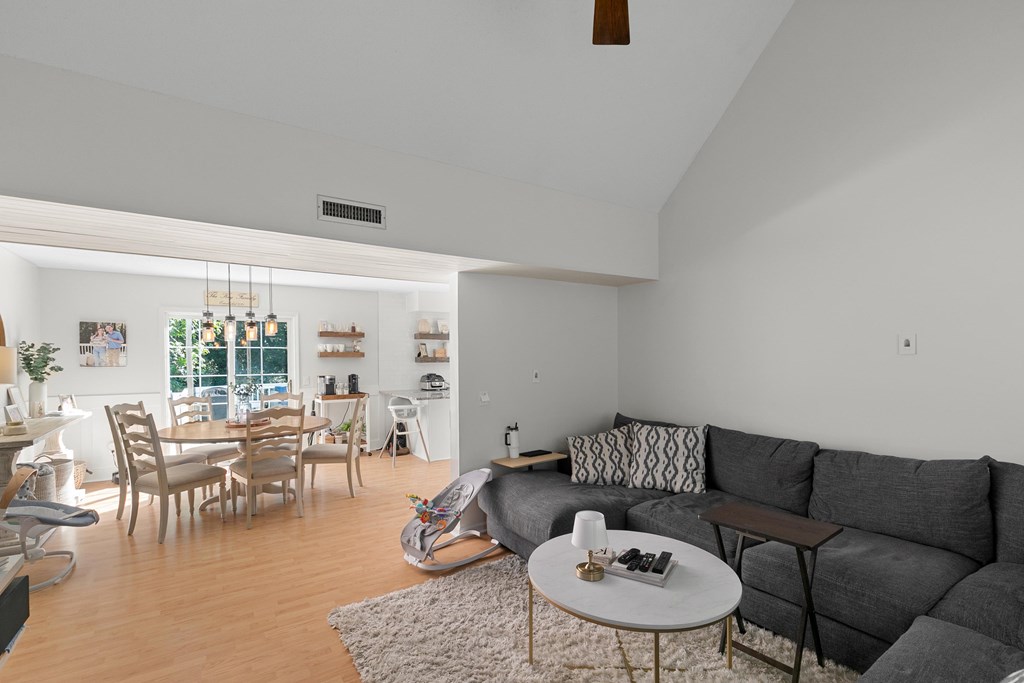910 Derbyshire Dr.
