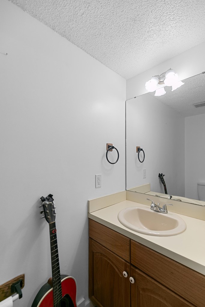 910 Derbyshire Dr.