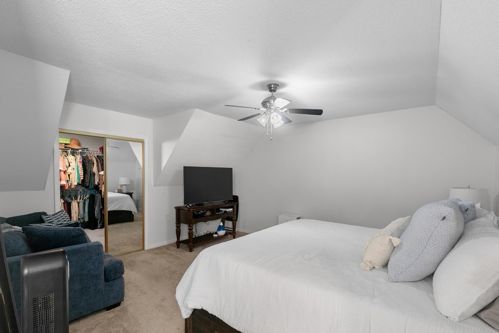 910 Derbyshire Dr.