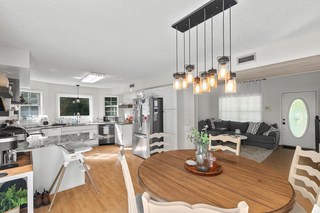 910 Derbyshire Dr.