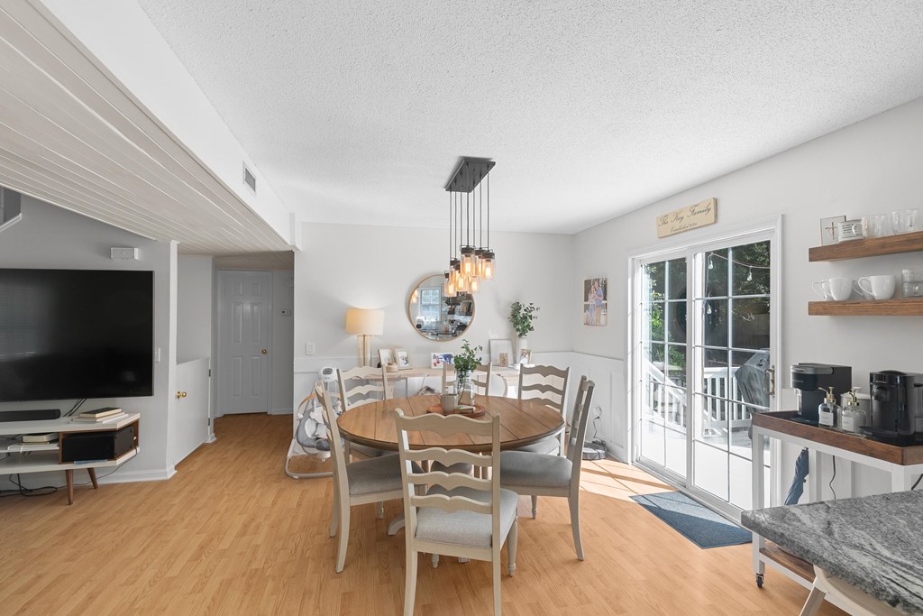 910 Derbyshire Dr.