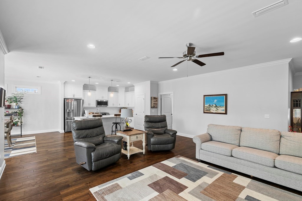606 Billings Trail