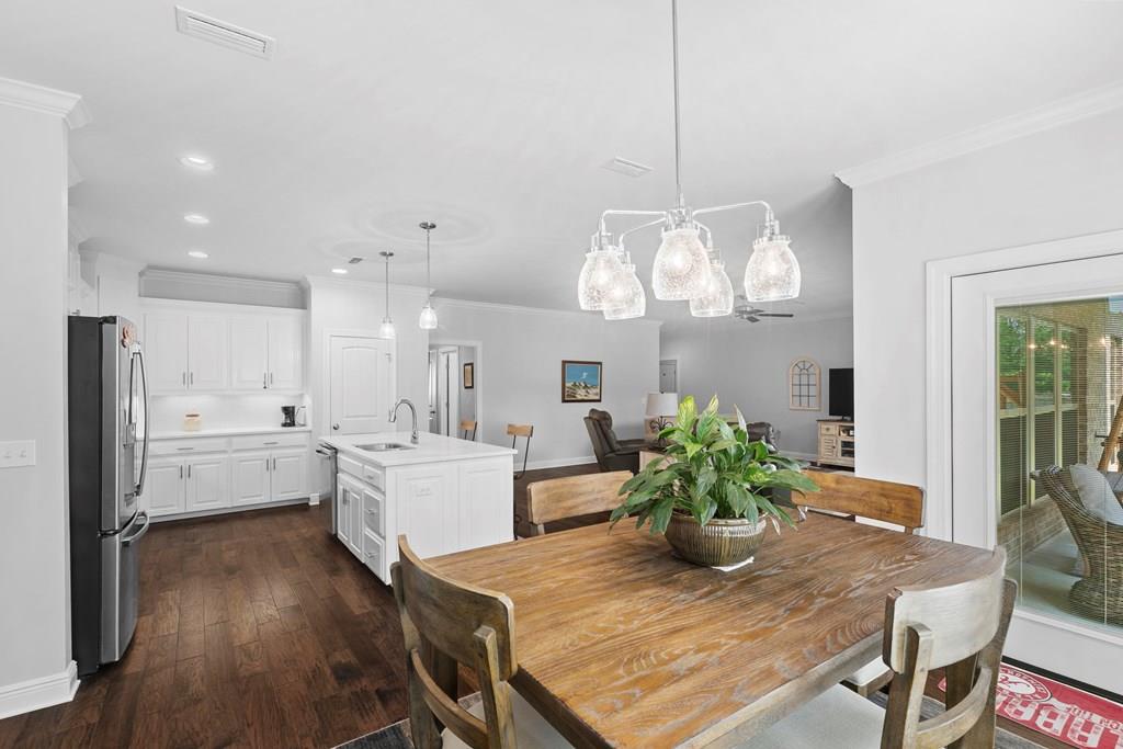 606 Billings Trail