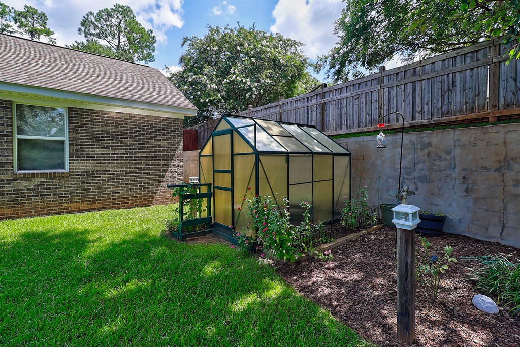 643 Westbrook Rd