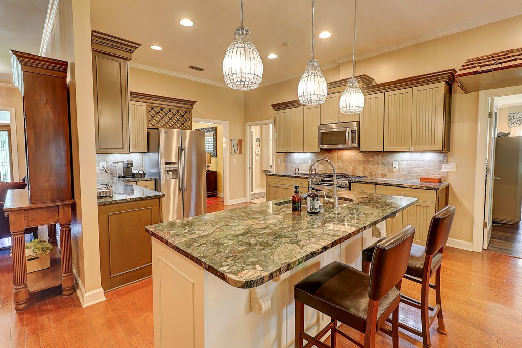 643 Westbrook Rd