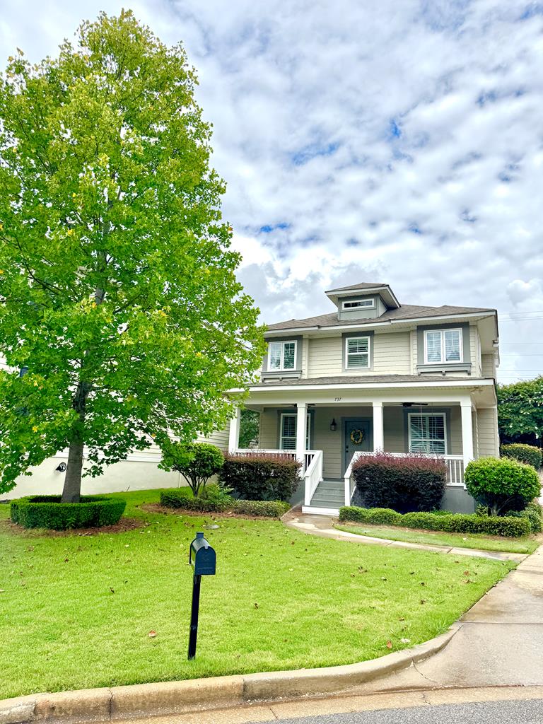 737 Queens Way