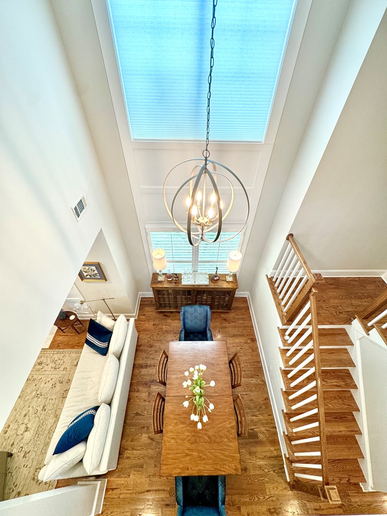 737 Queens Way