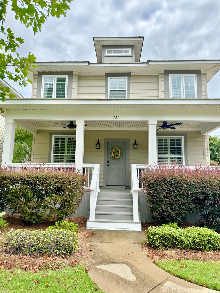 737 Queens Way