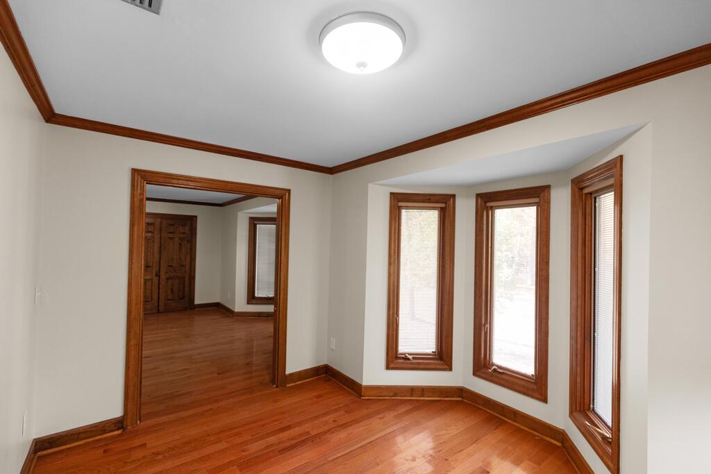 714 N Shady Lane