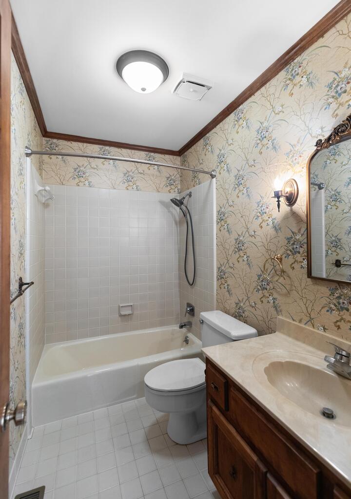 714 N Shady Lane
